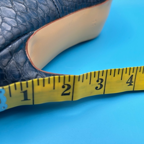 F2r Blue Alligator Embossed Heels NWOT Size 11 - Picture 5 of 10